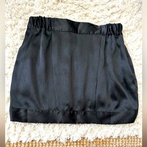 Habit of Urban black skirt - like new, reversible